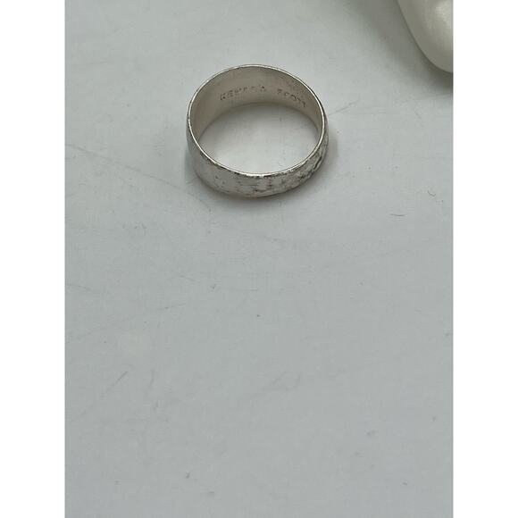 Kendra Scott Silver Plated Hammered‎ Band Ring Sz 7.25 - Picture 5 of 10
